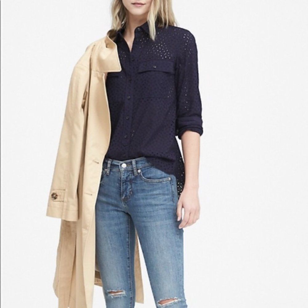 Banana Republic Dillon Utility Button Front Shirt Eyelet size Small in Navy